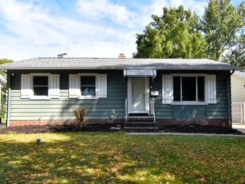 624 Timothy Lane, Cleveland, OH 44109 Photo 2