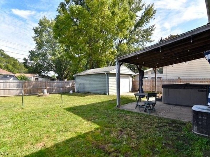 624 Timothy Lane, Cleveland, OH 44109 Photo 27