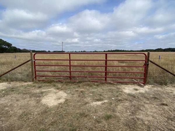 6337 state highway 16, Pipe Creek, TX 78063