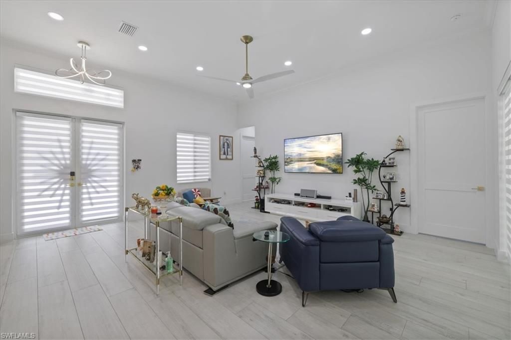 501 Thompson Ave, Lehigh Acres, FL 33972 Photo