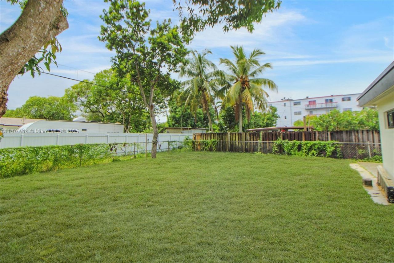 630 NE 143rd St, North Miami, FL 33161 Photo