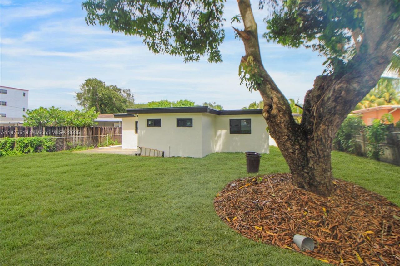 630 NE 143rd St, North Miami, FL 33161 Photo