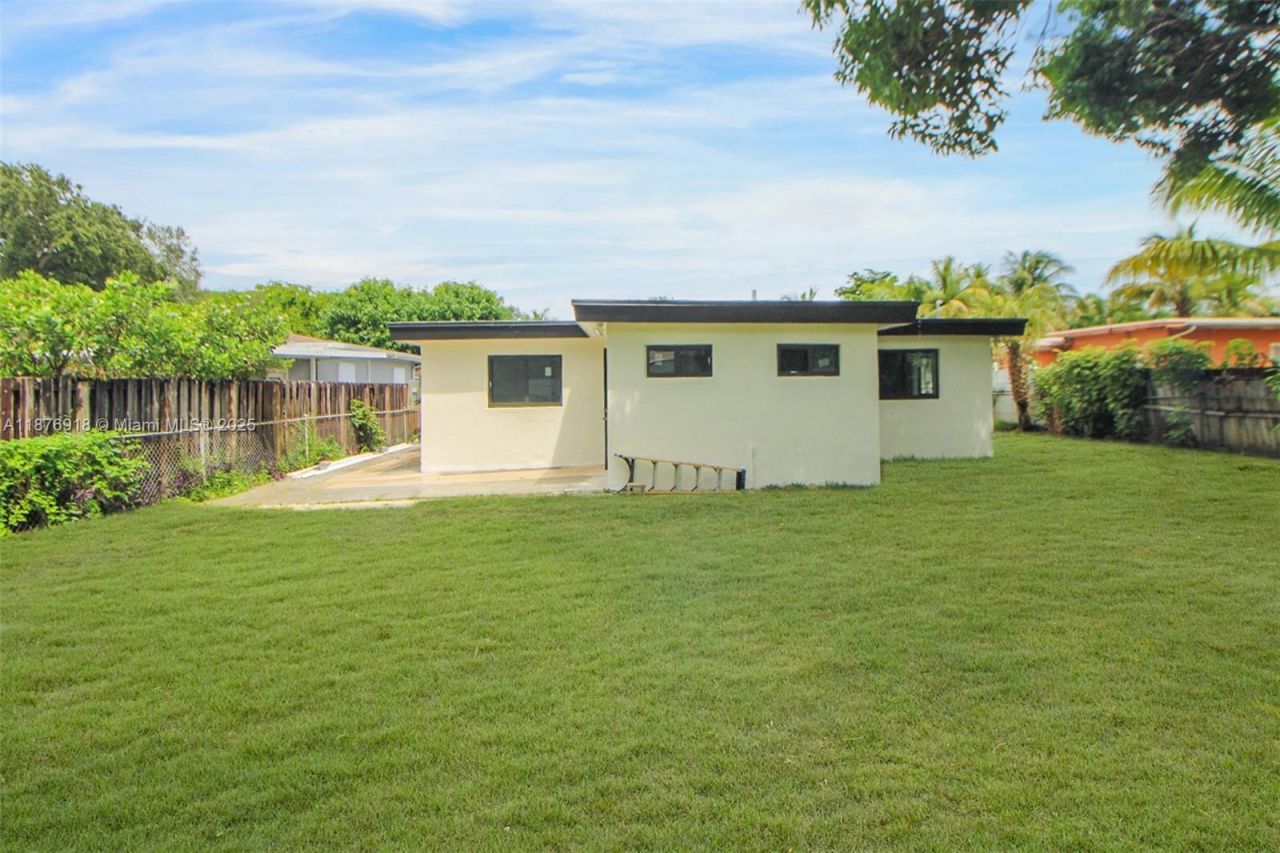 630 NE 143rd St, North Miami, FL 33161 Photo
