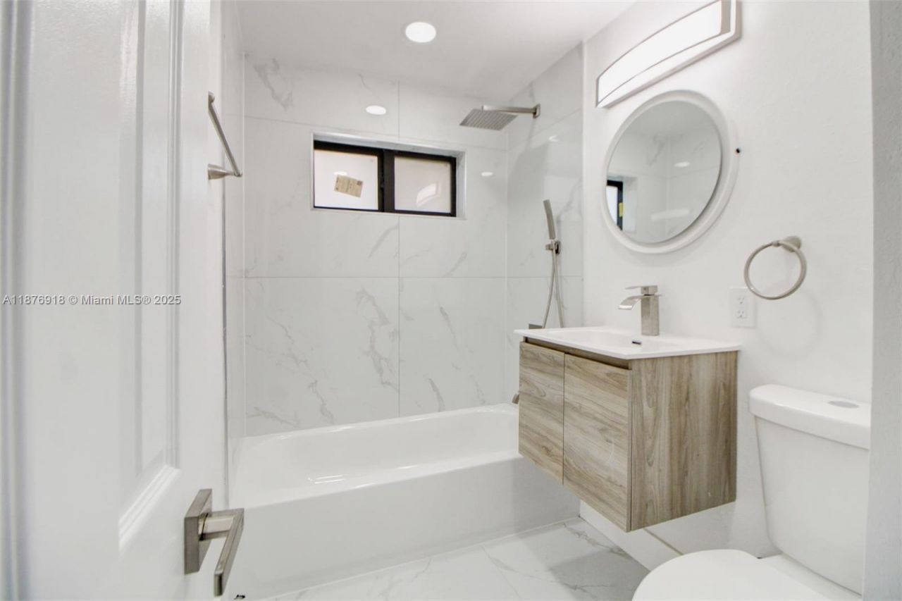 630 NE 143rd St, North Miami, FL 33161 Photo