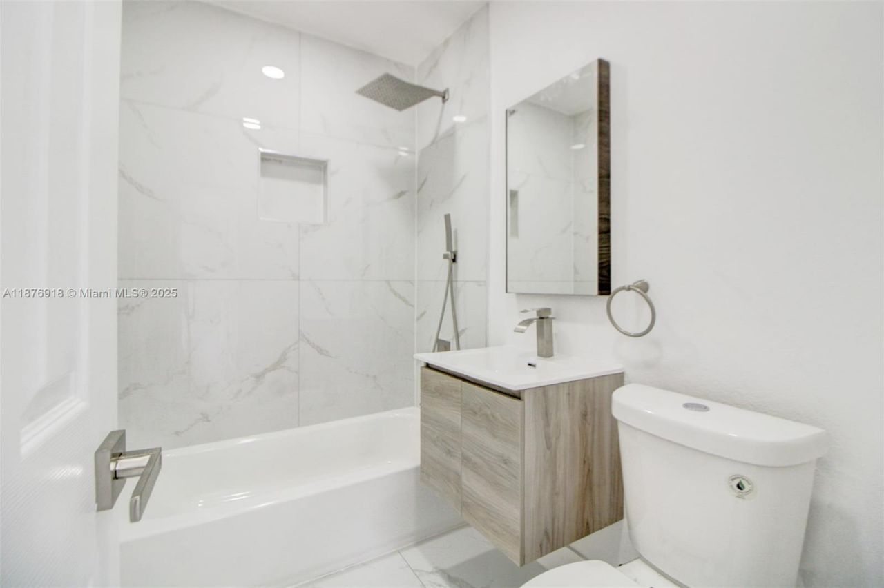 630 NE 143rd St, North Miami, FL 33161 Photo