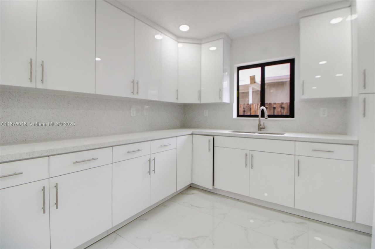 630 NE 143rd St, North Miami, FL 33161 Photo