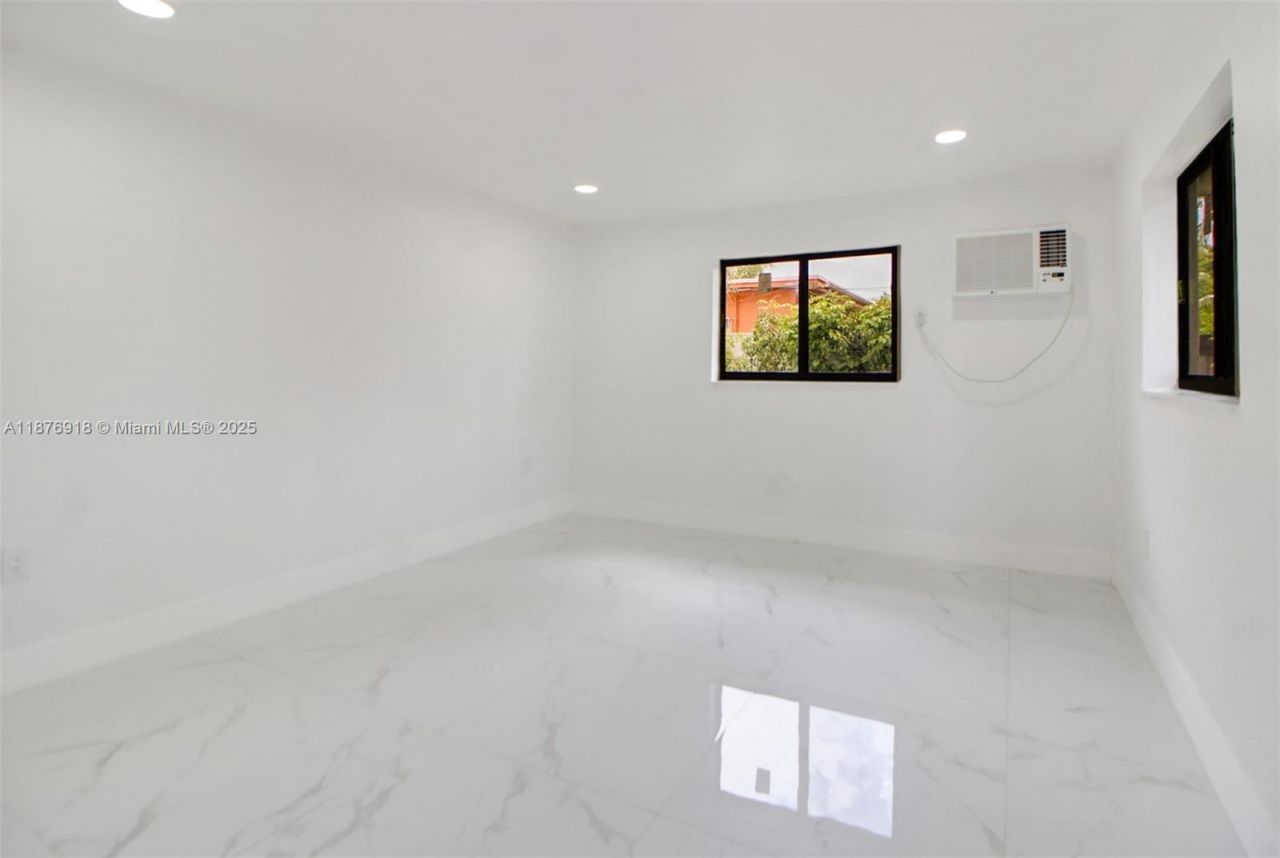 630 NE 143rd St, North Miami, FL 33161 Photo