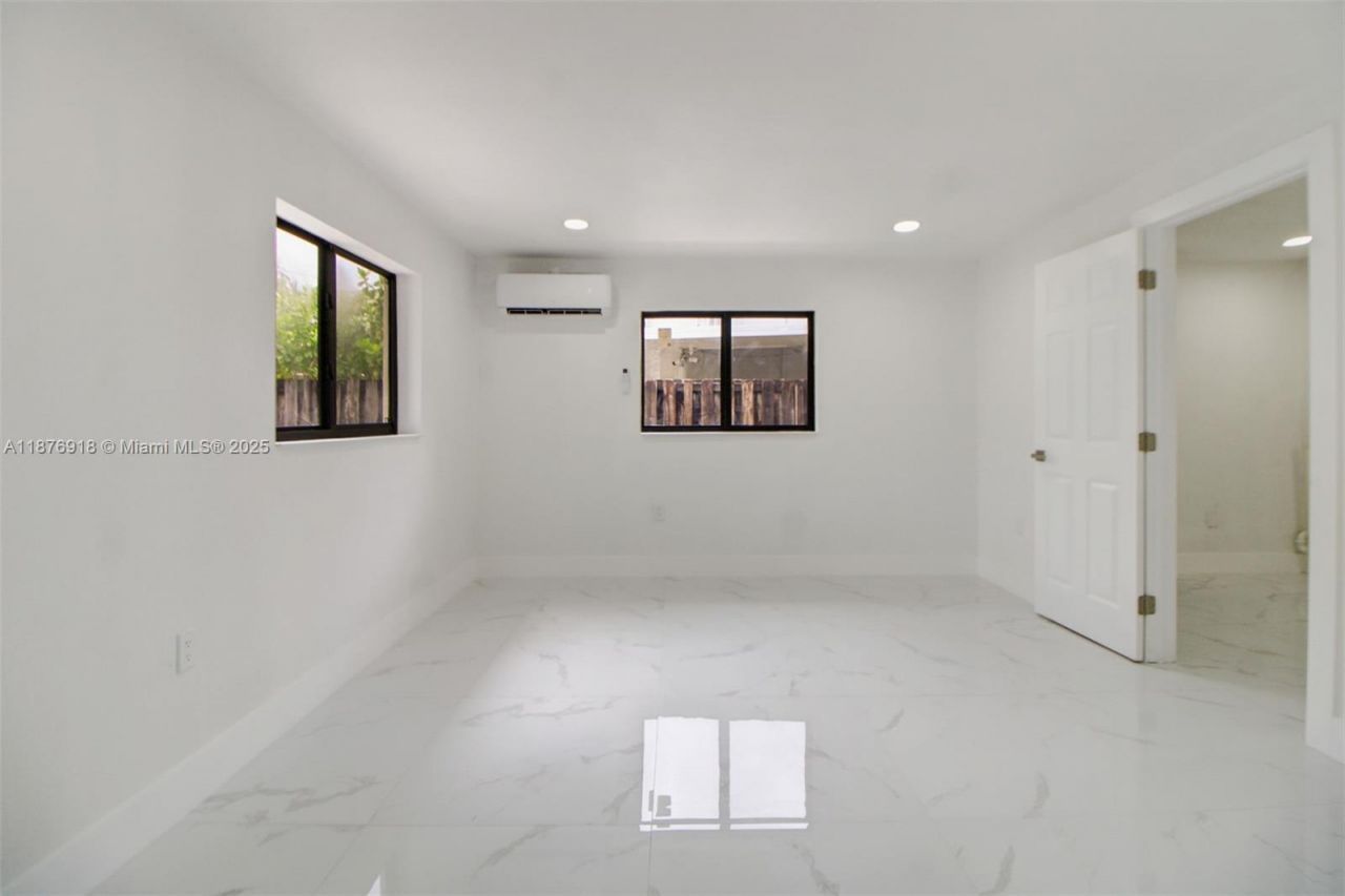 630 NE 143rd St, North Miami, FL 33161 Photo