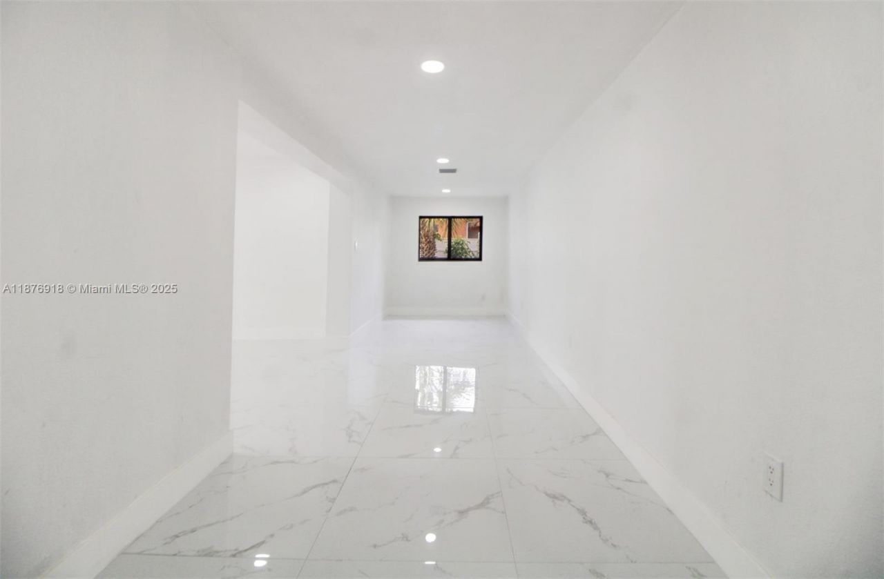 630 NE 143rd St, North Miami, FL 33161 Photo