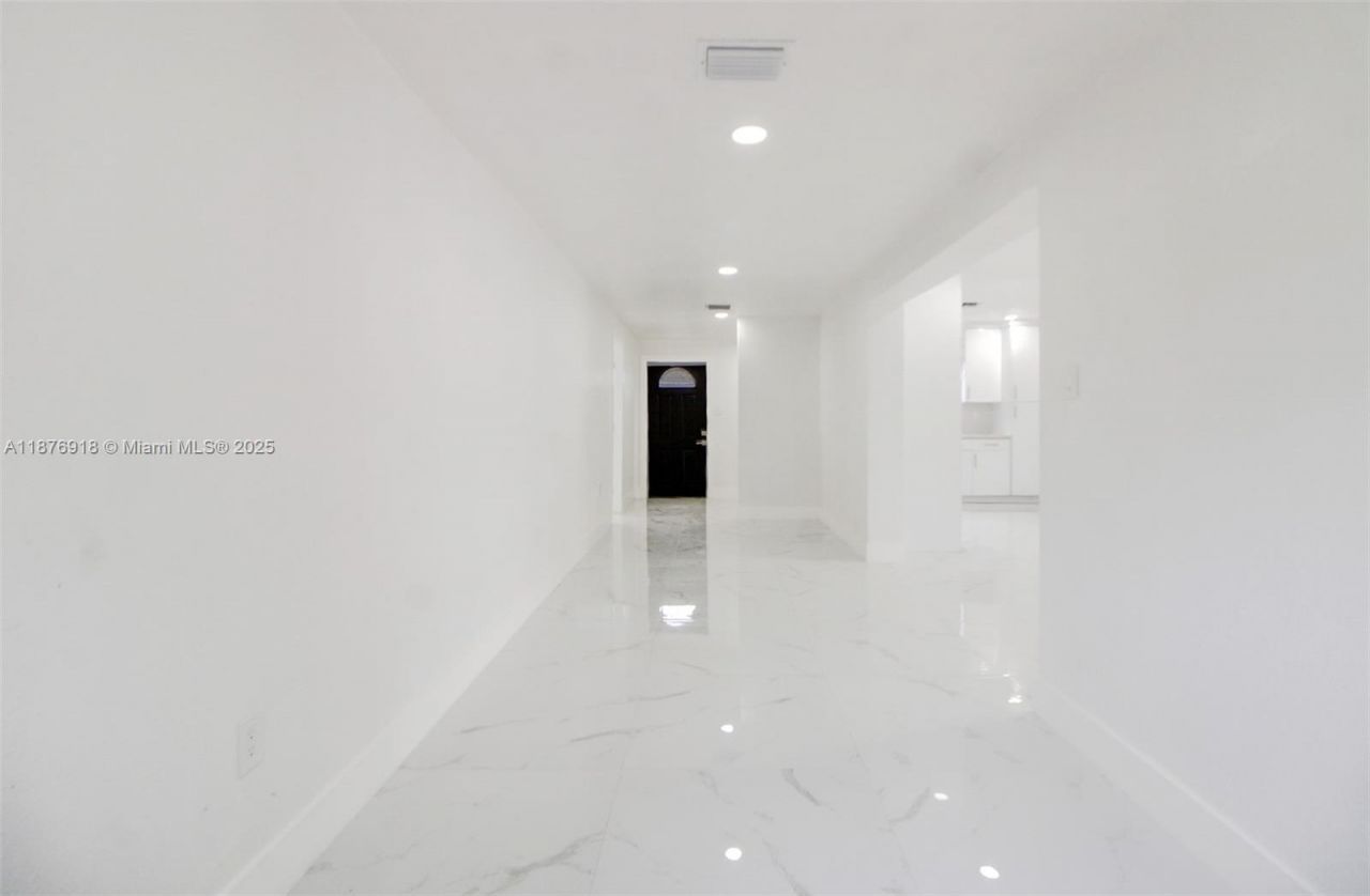 630 NE 143rd St, North Miami, FL 33161 Photo