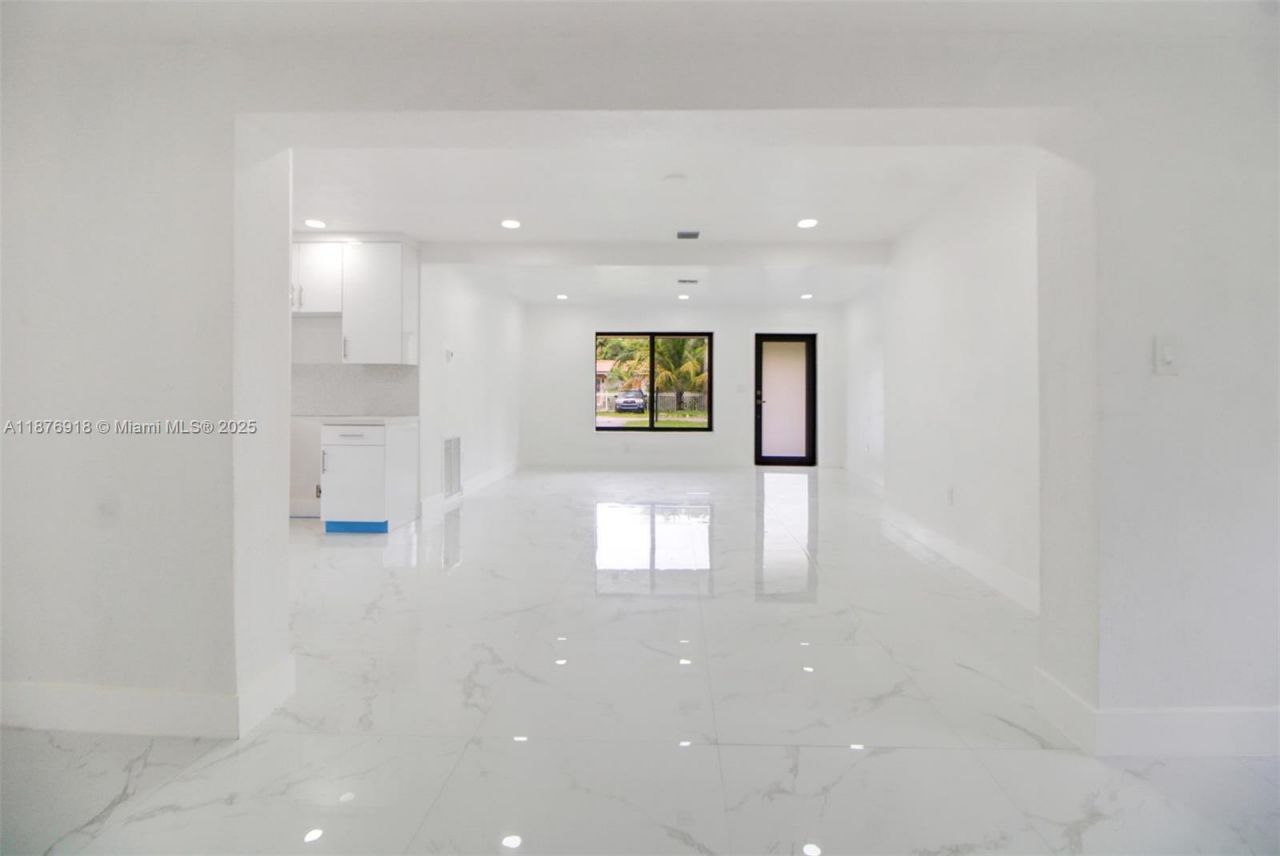 630 NE 143rd St, North Miami, FL 33161 Photo