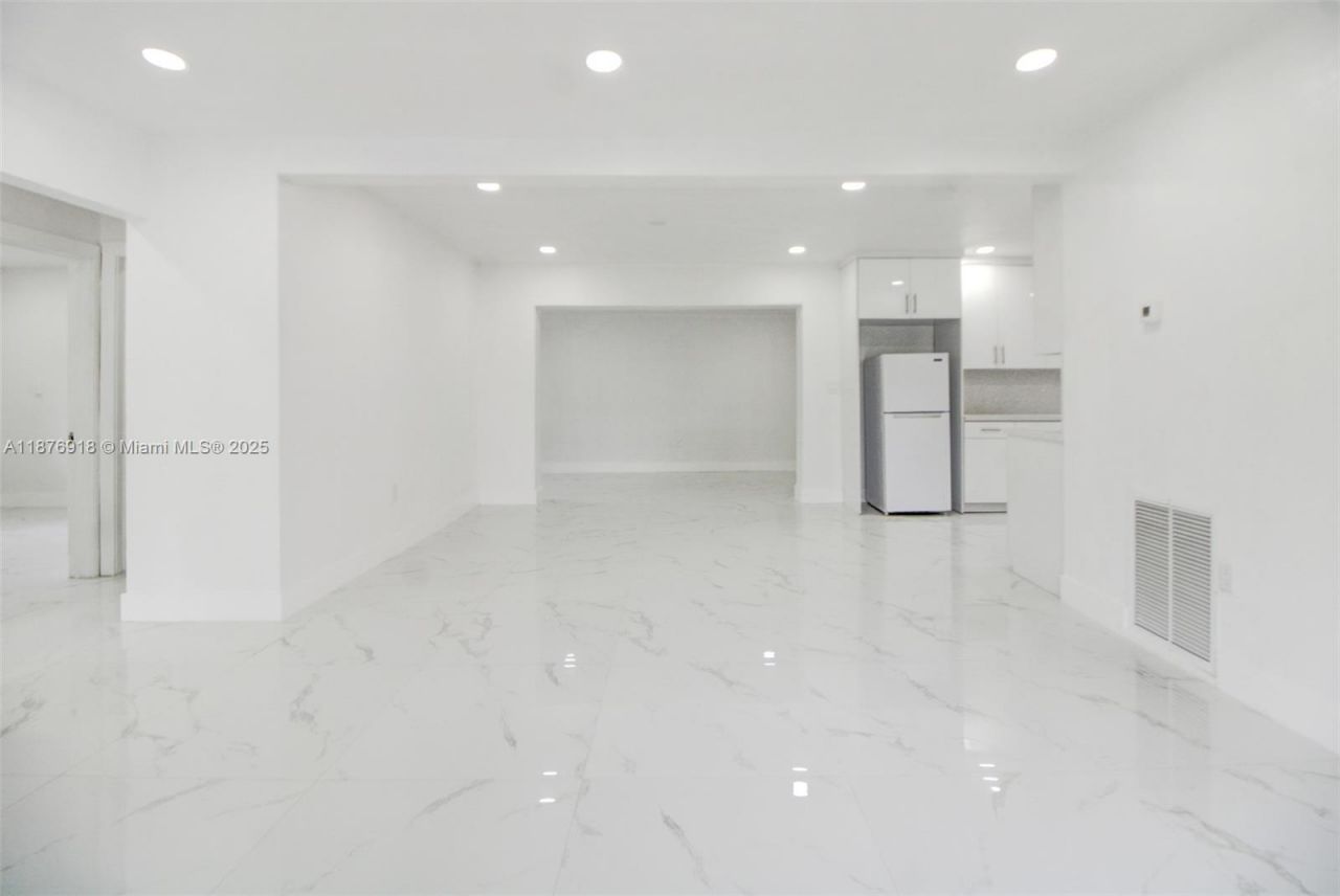 630 NE 143rd St, North Miami, FL 33161 Photo