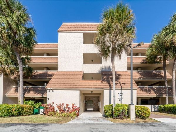 491 Ives Dairy Rd, Unit 202-5, Miami, FL 33179