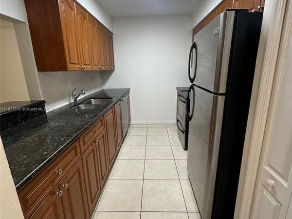 8401 NW 8th St, Unit 102, Miami, FL 33126