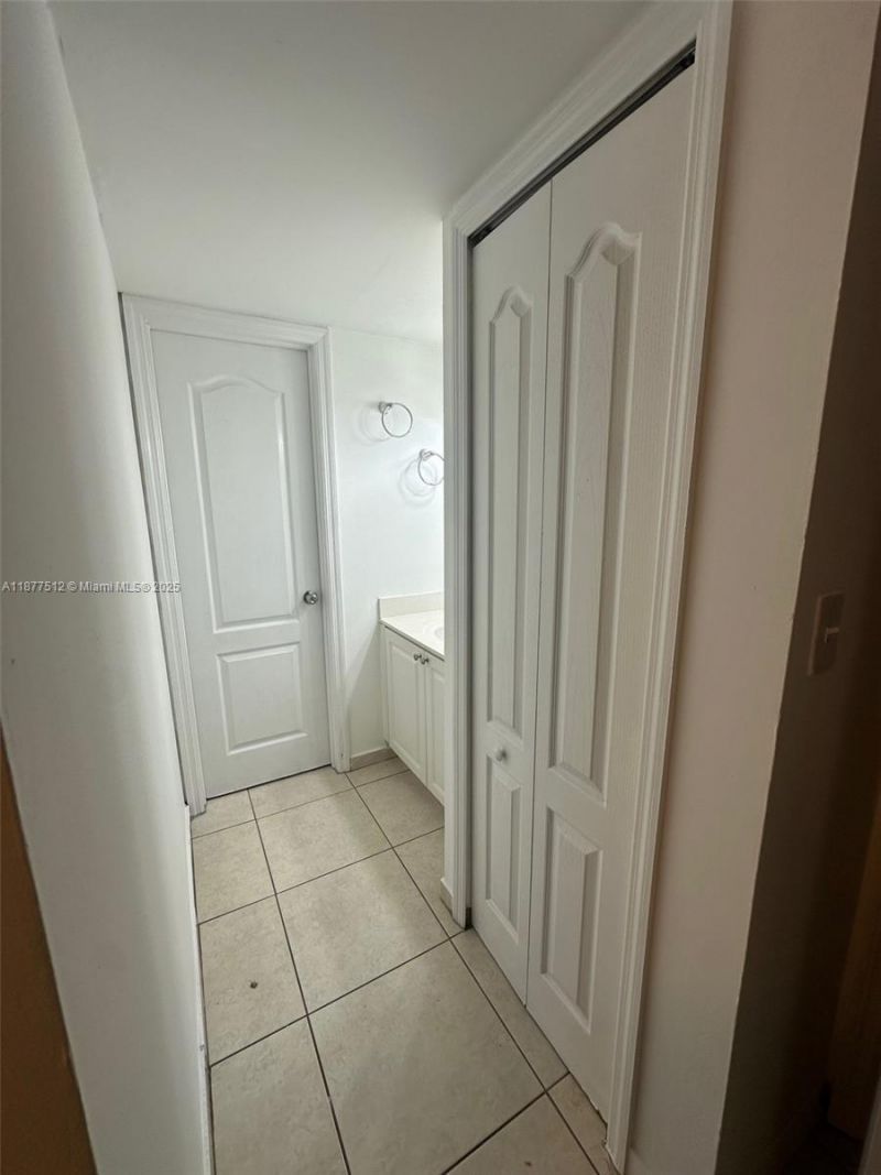 8401 NW 8th St, Unit 102, Miami, FL 33126 Photo