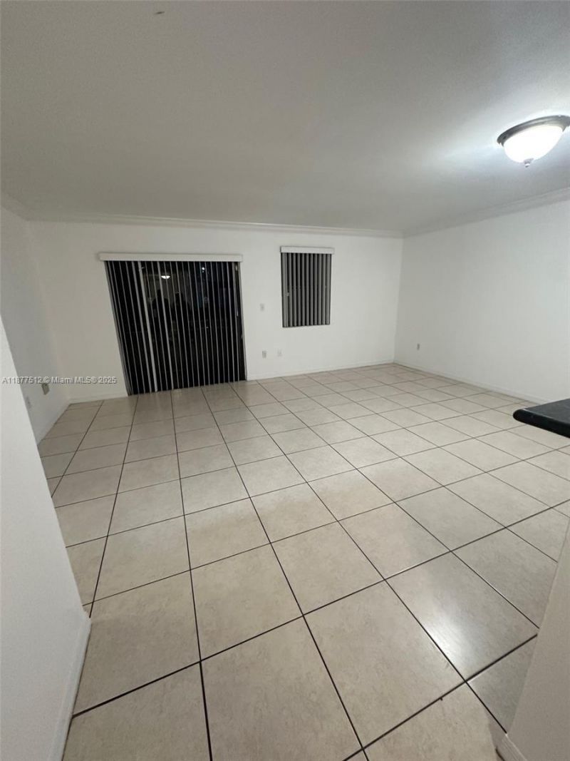 8401 NW 8th St, Unit 102, Miami, FL 33126 Photo