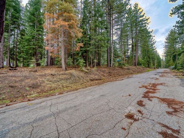 1593 Plumas Circle, South Lake Tahoe, CA 96150