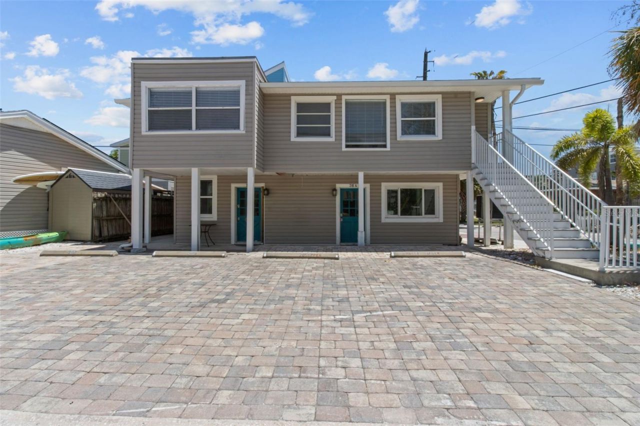 205 Bay Plaza, Treasure Island, FL 33706 Main Photo