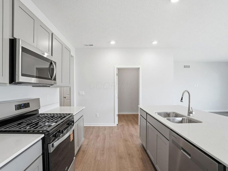 389 Garnet Ranch Drive, Delaware, OH 43015 Photo 11