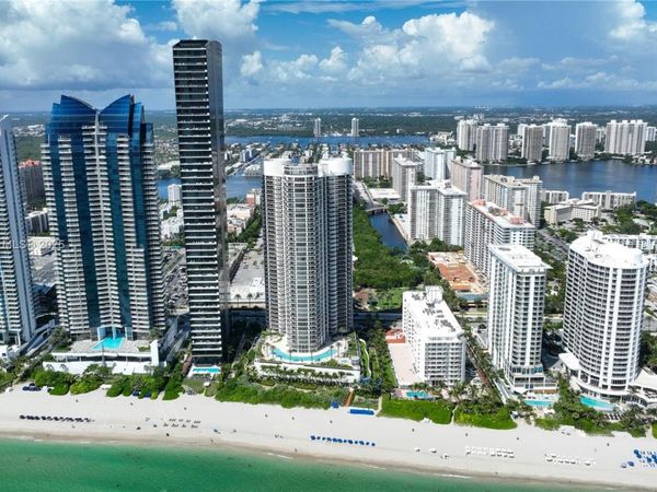 17201 Collins Ave, Unit 706, Sunny Isles Beach, FL 33160