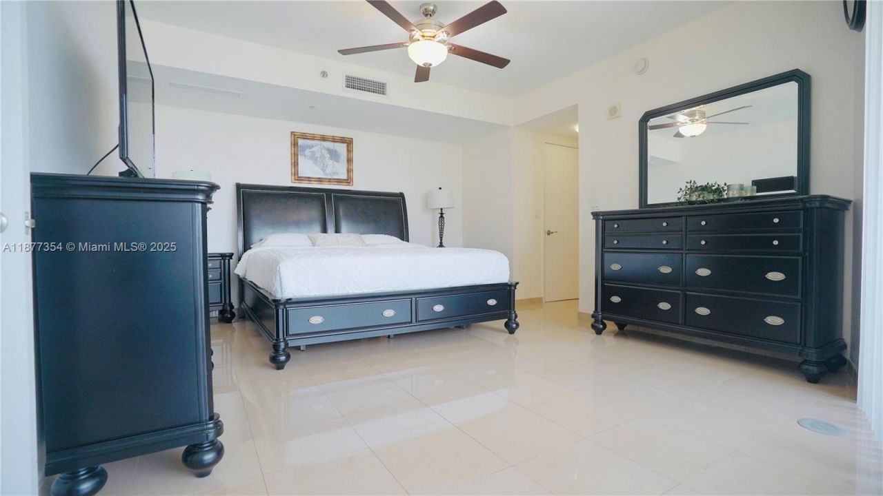 17201 Collins Ave, Unit 706, Sunny Isles Beach, FL 33160 Photo