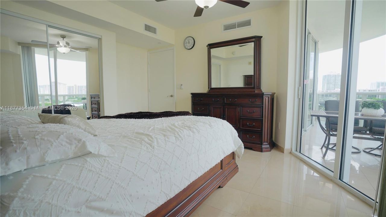 17201 Collins Ave, Unit 706, Sunny Isles Beach, FL 33160 Photo