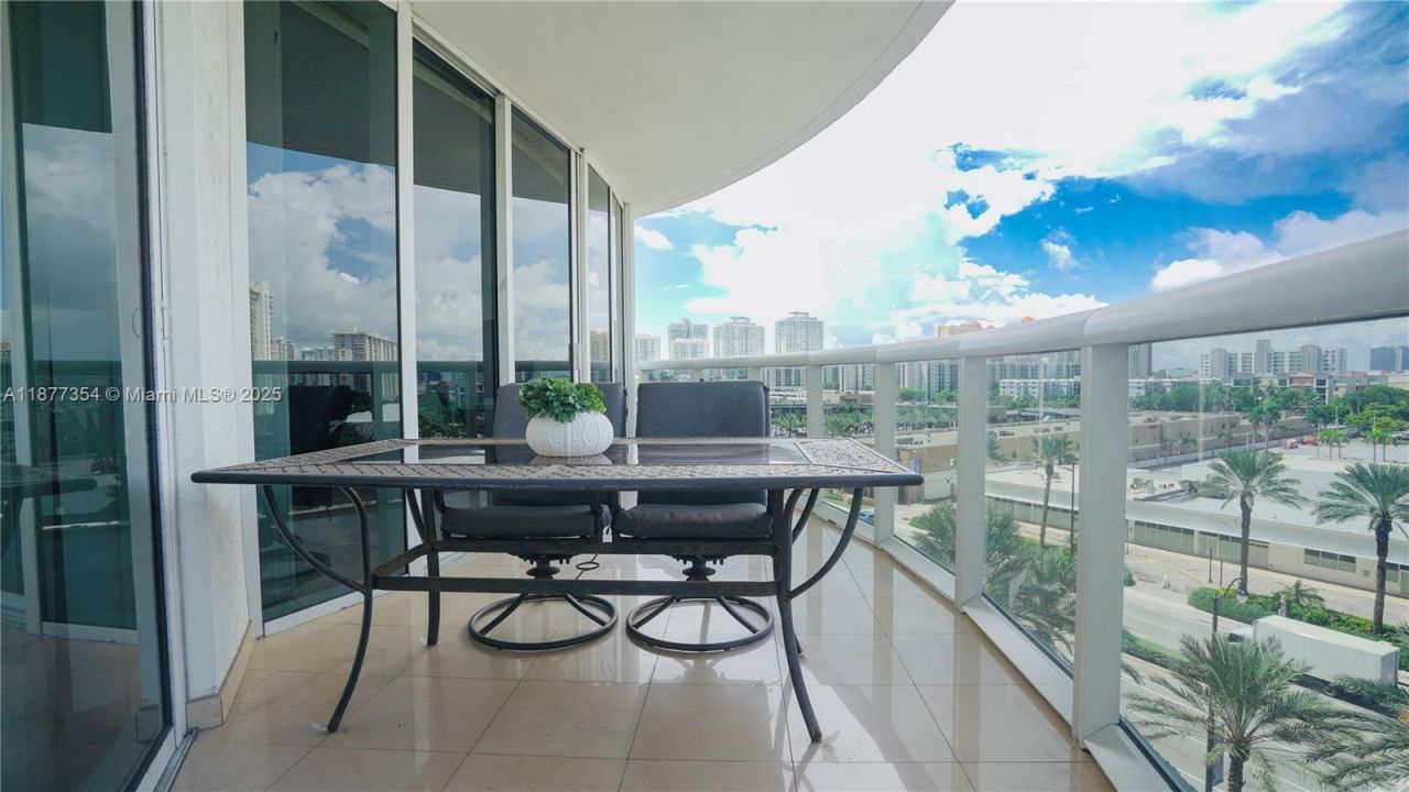 17201 Collins Ave, Unit 706, Sunny Isles Beach, FL 33160 Photo