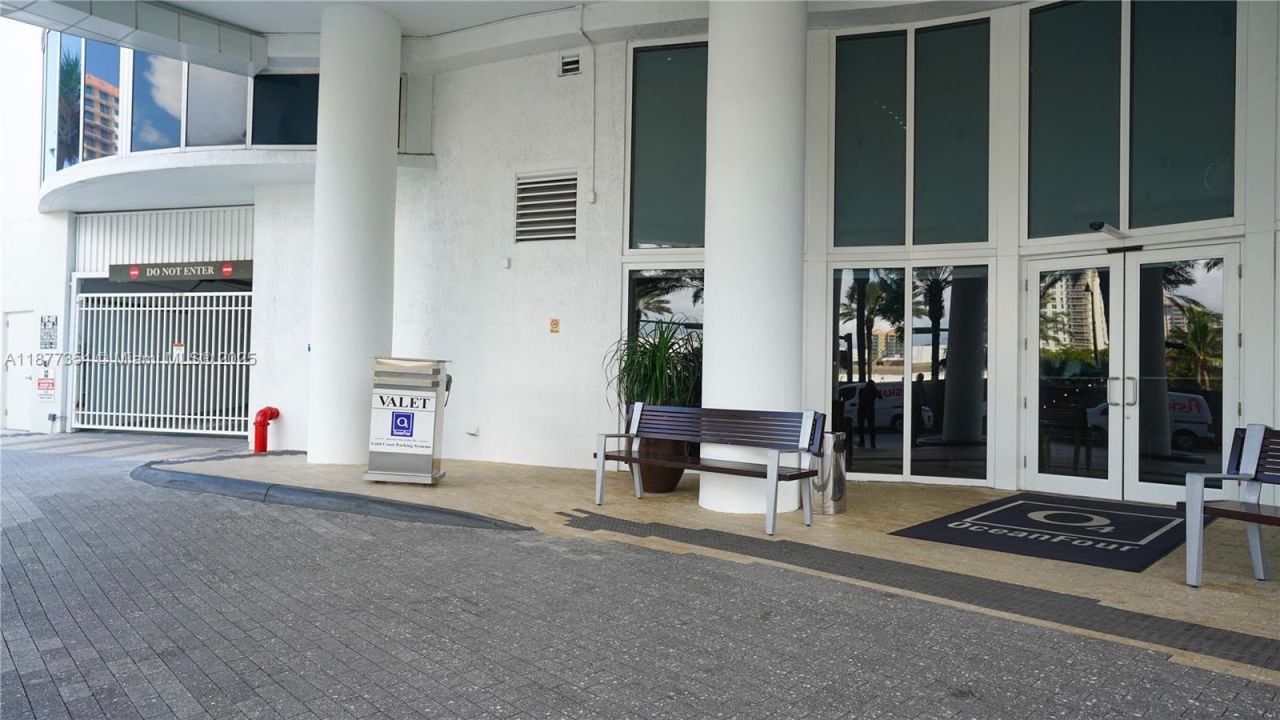 17201 Collins Ave, Unit 706, Sunny Isles Beach, FL 33160 Photo