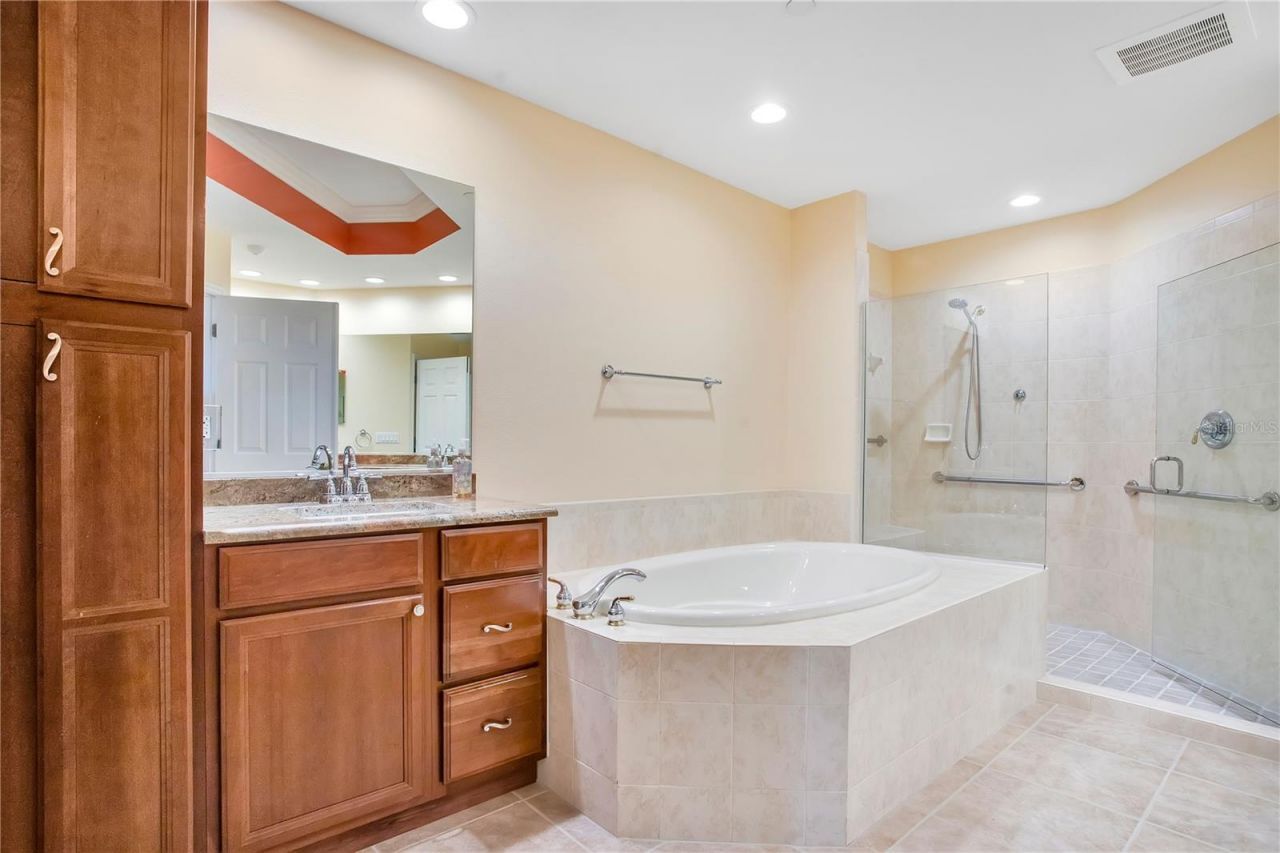 6350 Watercrest Way, Unit 203, Lakewood Ranch, FL 34202 Photo