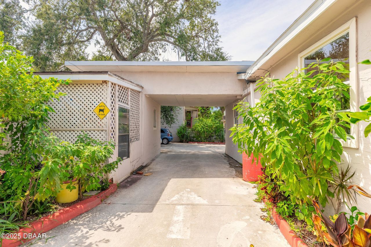 542 N Ridgewood Avenue, Daytona Beach, FL 32114 Photo