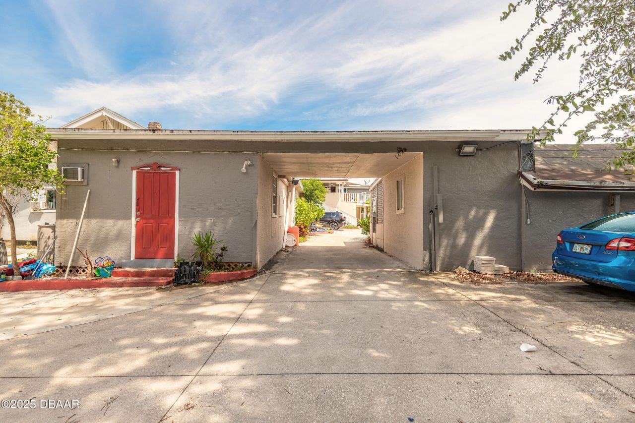 542 N Ridgewood Avenue, Daytona Beach, FL 32114 Photo
