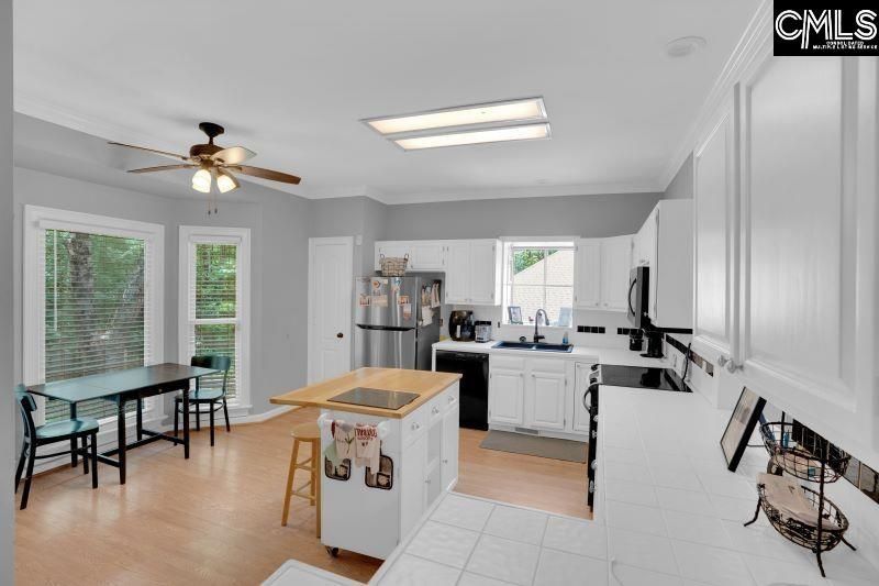 18 Saddleback Ledge Court  Photo 10