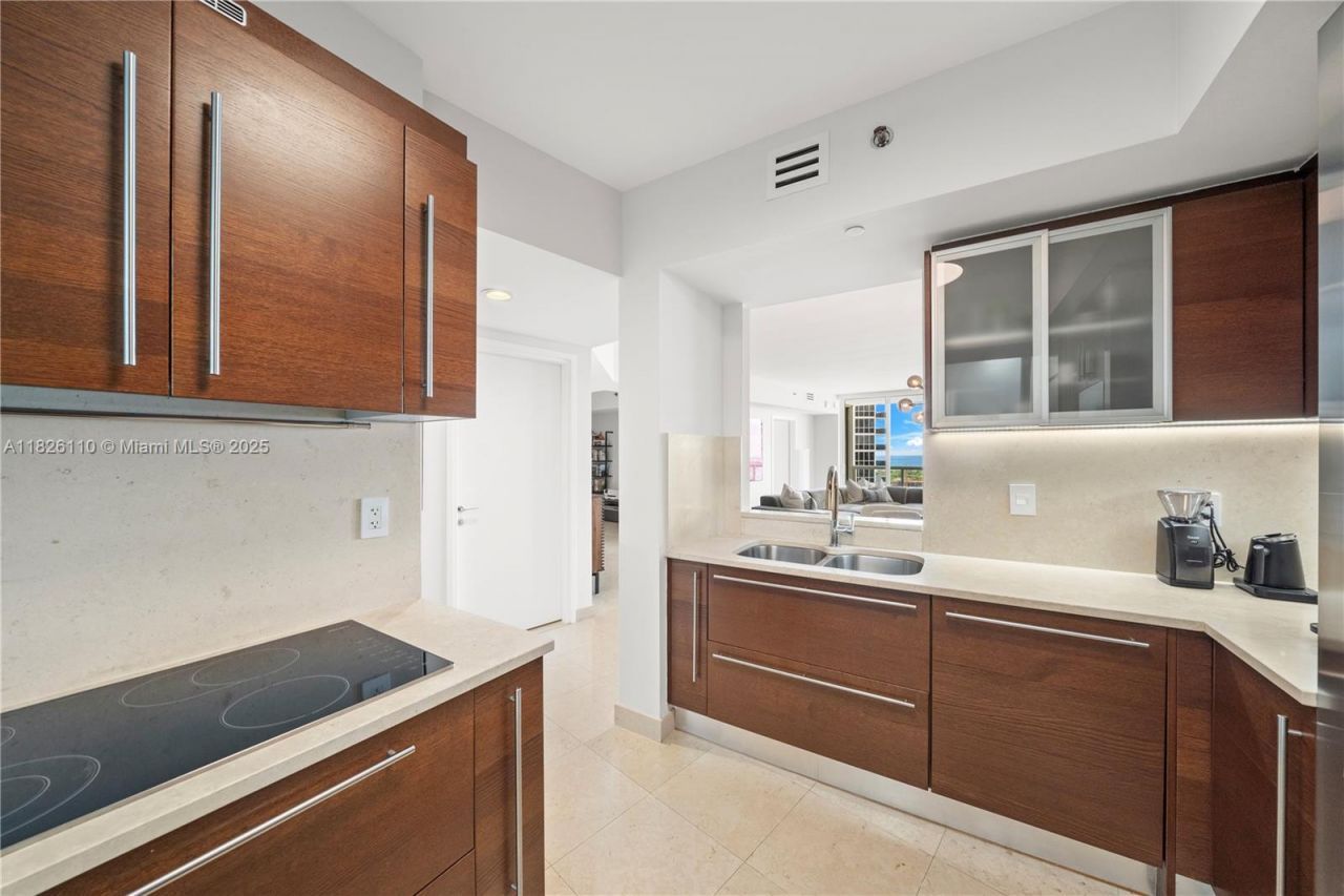 450 Alton Rd, Unit 2705, Miami Beach, FL 33139 Photo