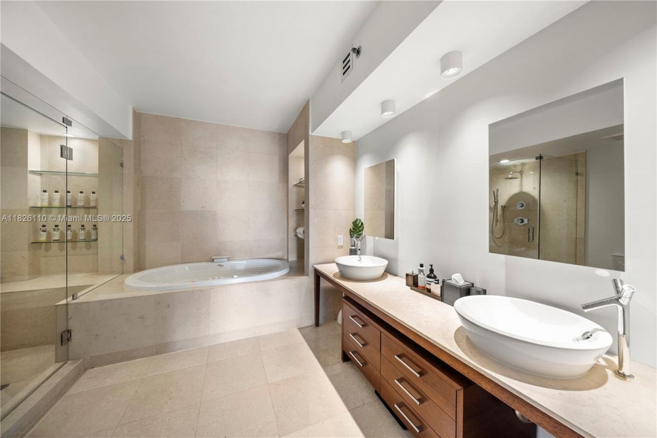 450 Alton Rd, Unit 2705, Miami Beach, FL 33139 Photo