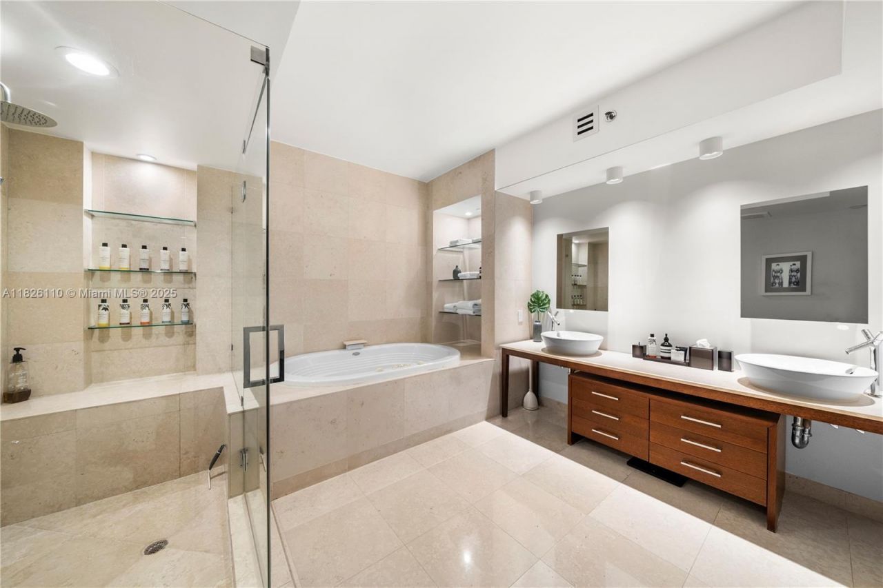 450 Alton Rd, Unit 2705, Miami Beach, FL 33139 Photo