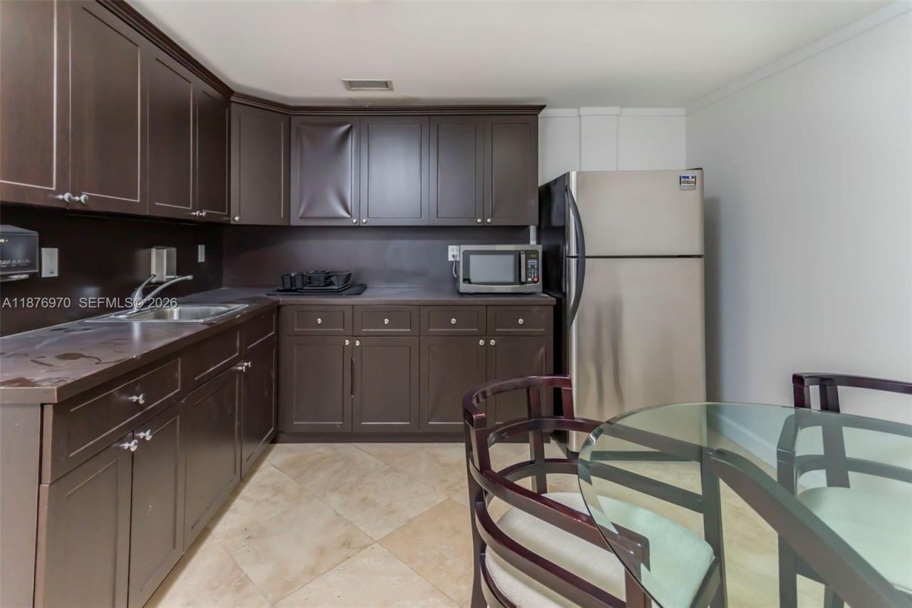 8216 NW 30th Ter, Doral, FL 33122 Photo