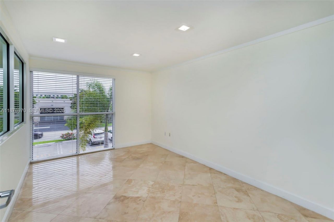 8216 NW 30th Ter, Doral, FL 33122 Photo