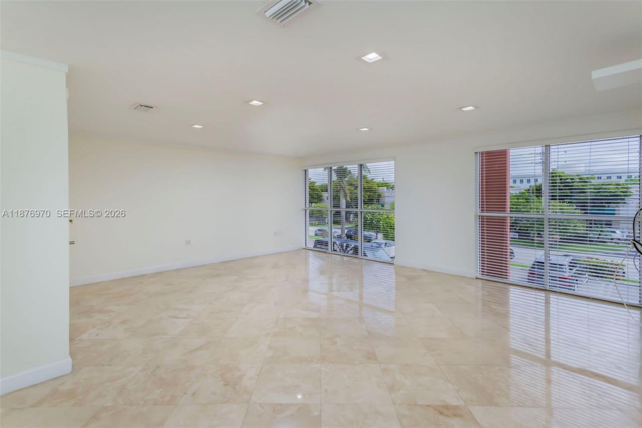 8216 NW 30th Ter, Doral, FL 33122 Photo