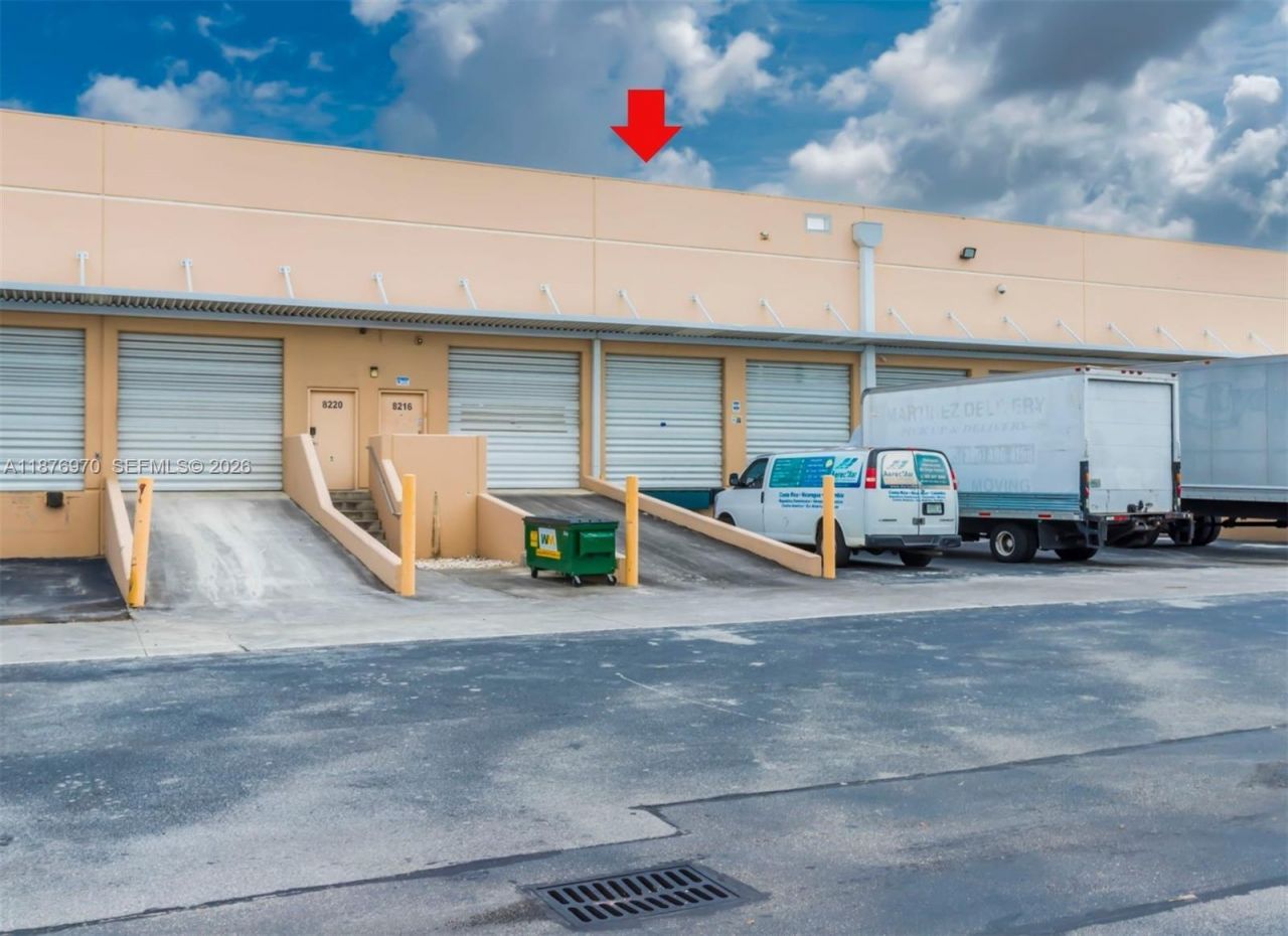 8216 NW 30th Ter, Doral, FL 33122 Photo