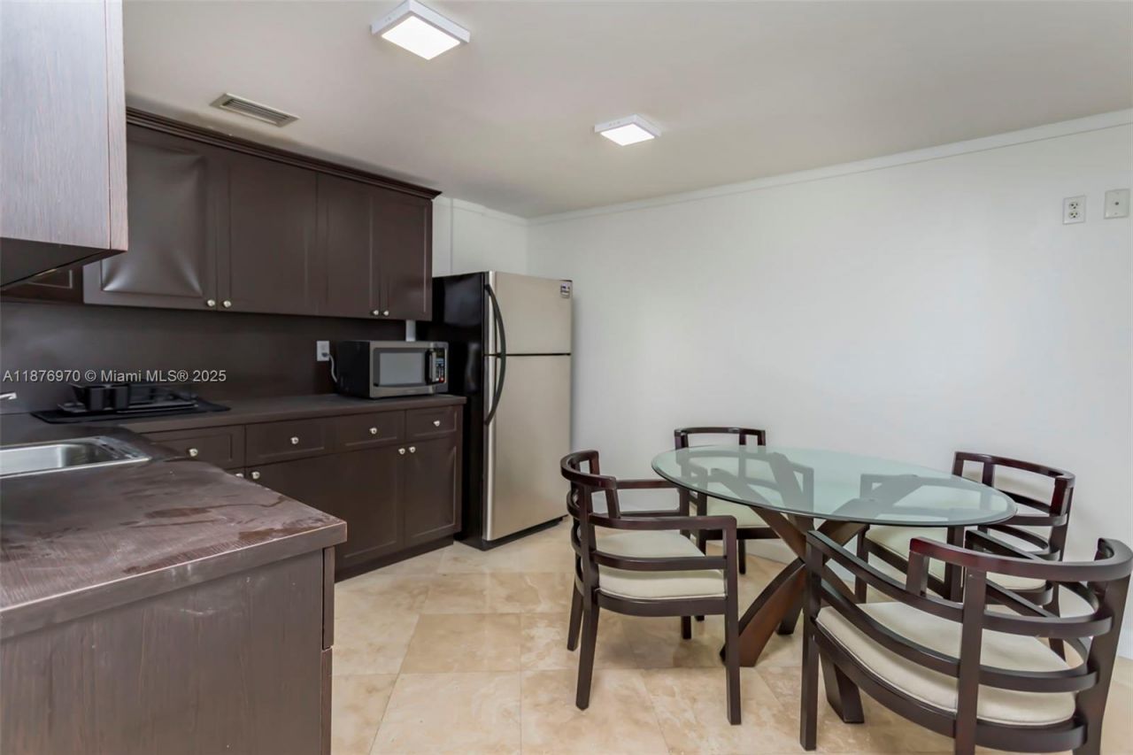 8216 NW 30th Ter, Doral, FL 33122 Photo
