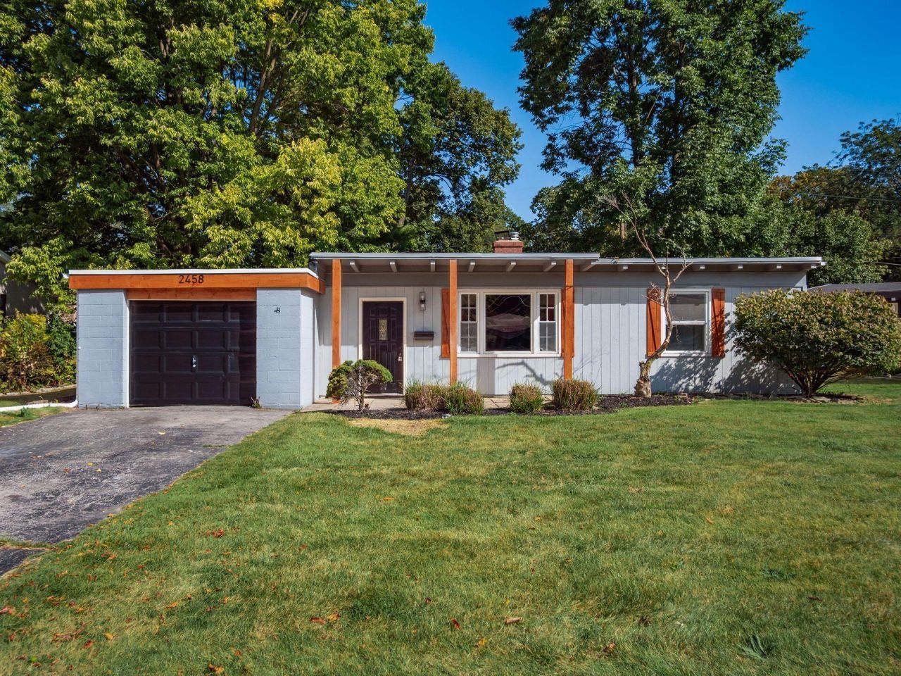 2458 Edgevale Road, Columbus, OH 43221 Main Photo