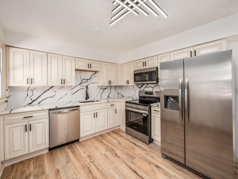 2458 Edgevale Road, Columbus, OH 43221 Photo 10