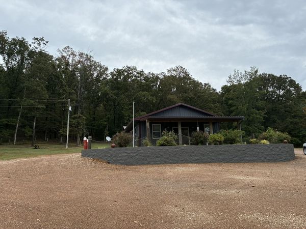 3830 Birdsong Rd, Camden, TN 38320