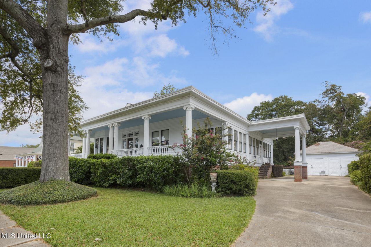 208 W Georgetown Street, Crystal Springs, MS 39059 Main Photo