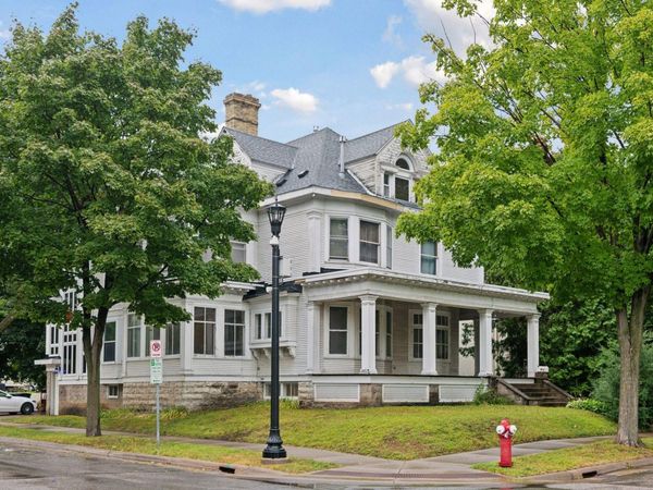 1820 Colfax Avenue S, Minneapolis, MN 55403