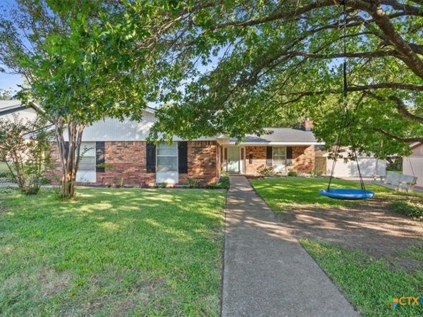 8901 Panther Drive, Woodway, TX 76712