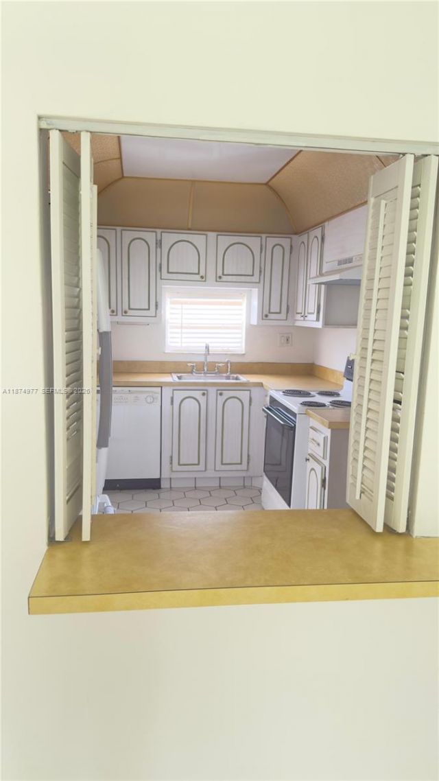 300 S Hollybrook Dr, Unit 203, Pembroke Pines, FL 33025 Photo