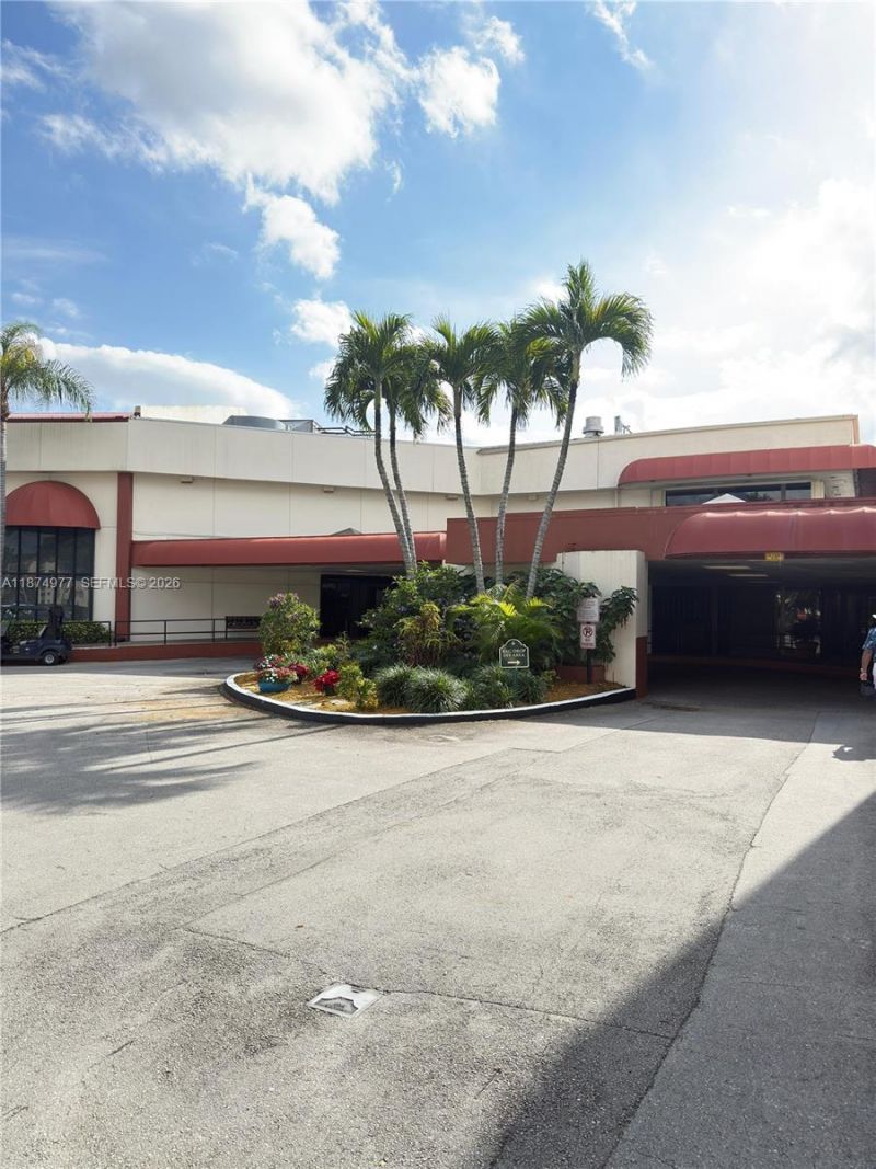 300 S Hollybrook Dr, Unit 203, Pembroke Pines, FL 33025 Photo