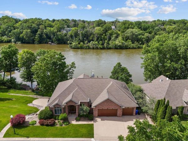 94 HIDDEN ACRES COURT, Appleton, WI 54915