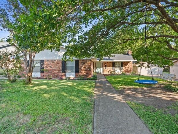 8901 Panther Drive, Woodway, TX 76712